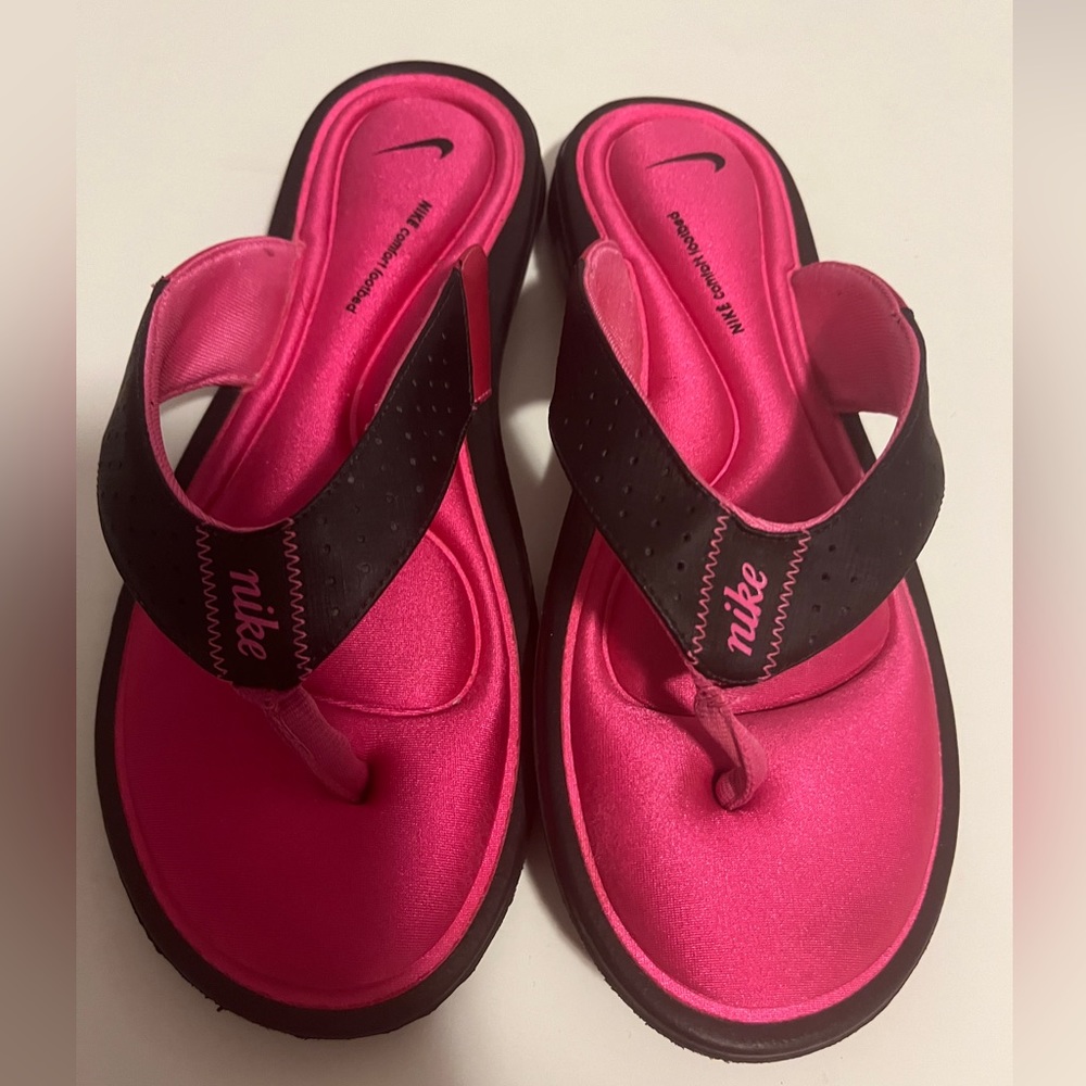 Nike Women’s Sandals, hot pink and black, size 10